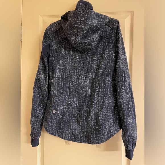Lululemon jacket - Picture 2 of 3